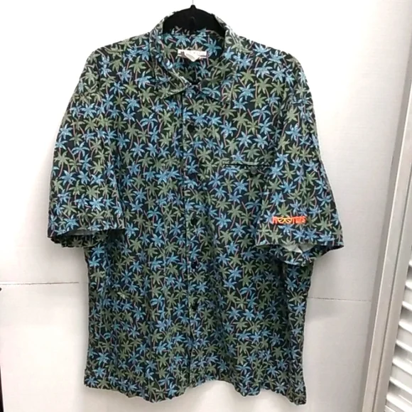 Hooters Vintage Hawaiian Button down shirt Aero Corporate Wear Palm Tree… - Picture 1 of 5